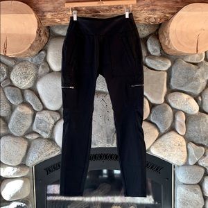 Athleta Headlands Hybrid Cargo Tight